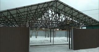 Двускатные навесы из профнастила Рославль, цена от 1793 руб.